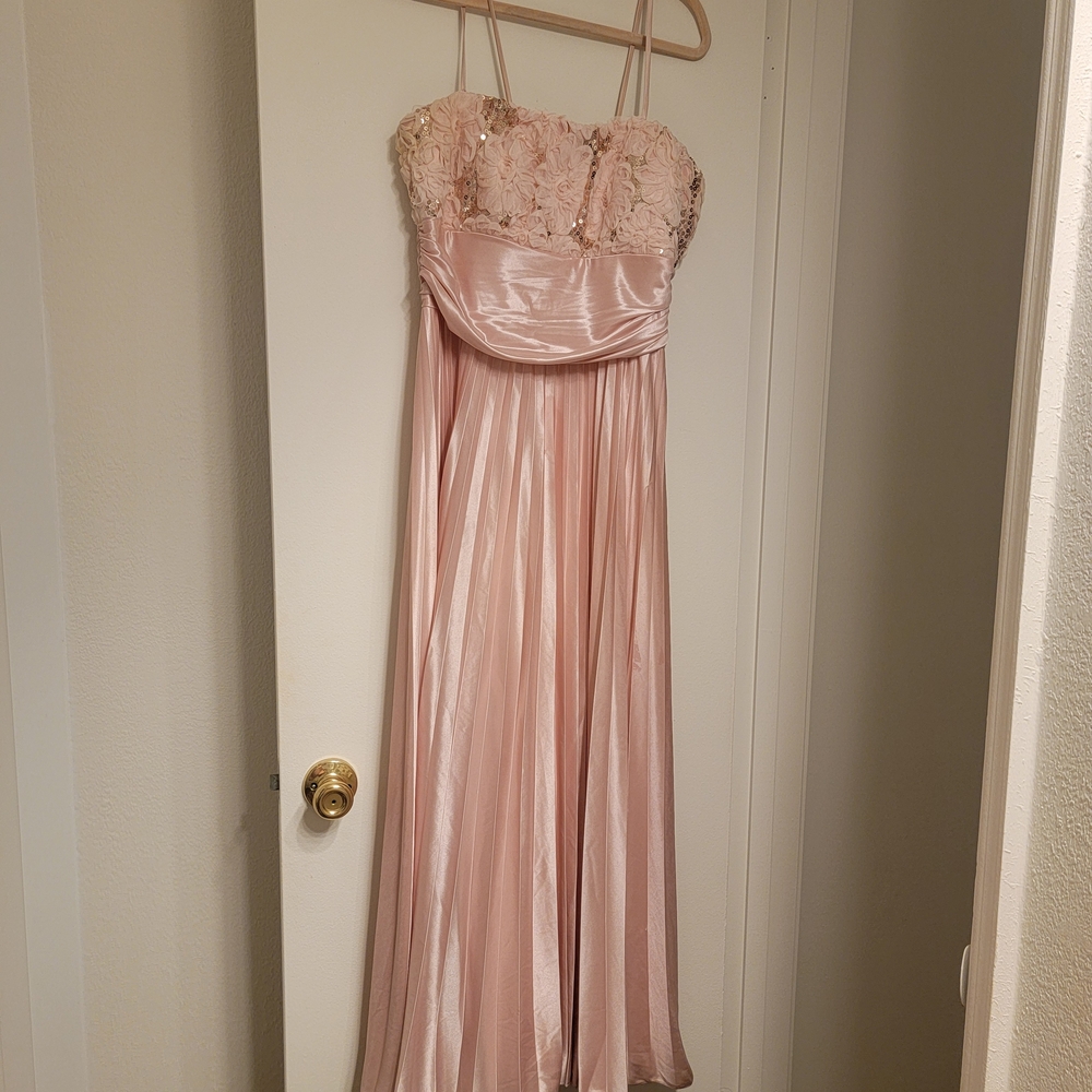 David's Bridal Blush Pink Prom Dress
